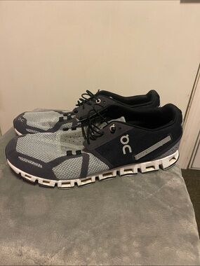 On Running Men's Athletic Shoes - Black & Grey